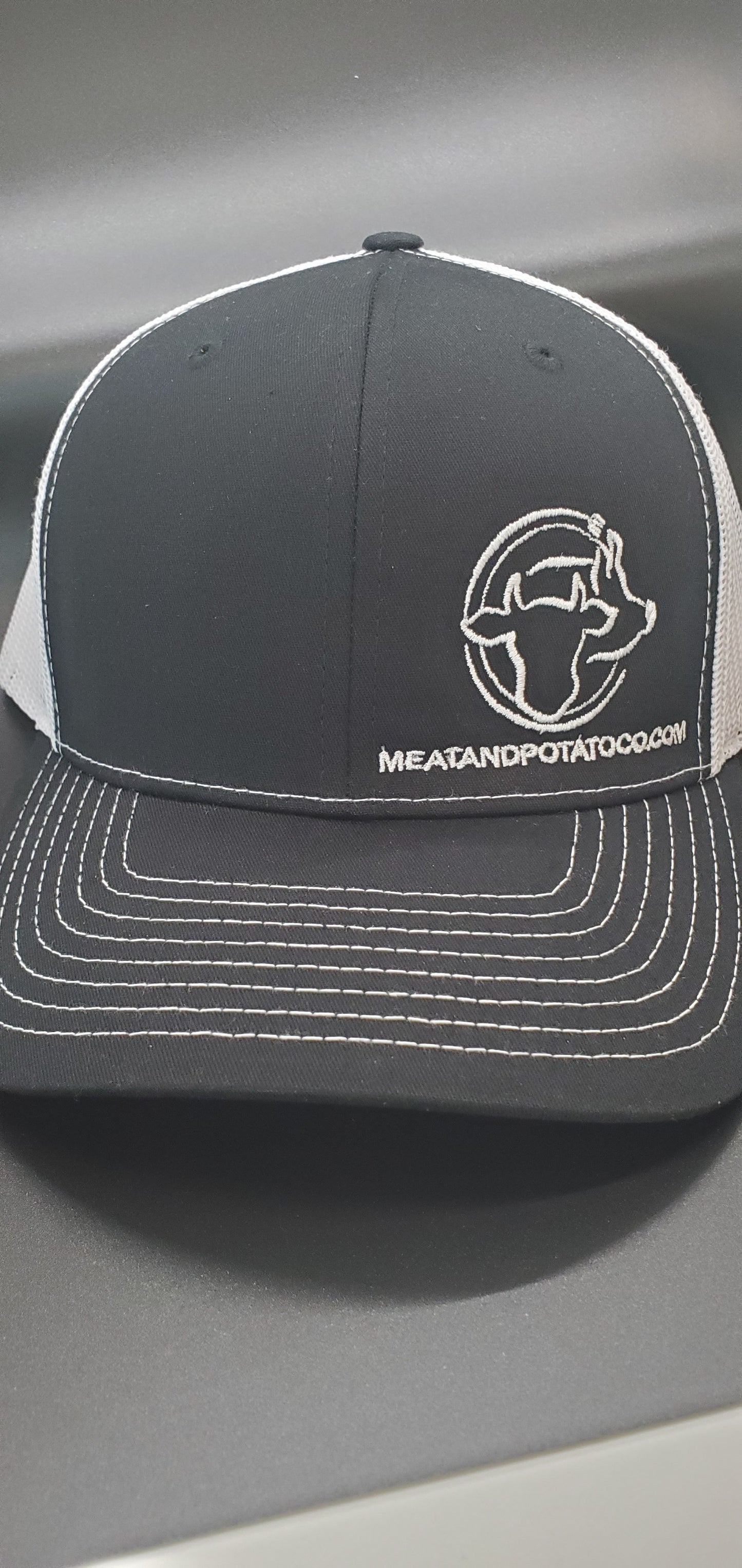 Black and white Logo hat
